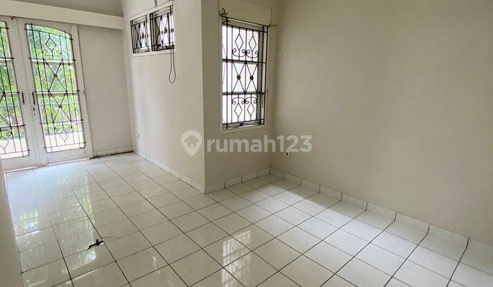 Rumah Bagus 2 Lantai Rapi di Cluster Depan Kota Wisata 1