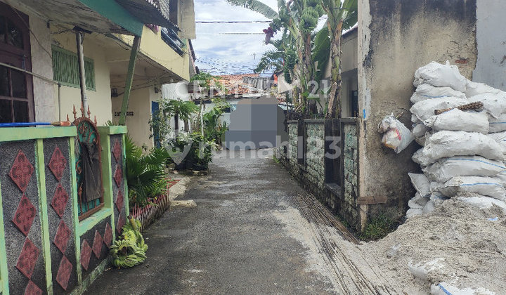 New Minimalist 2-Story House with 1 Carport in Cempaka Putih 2