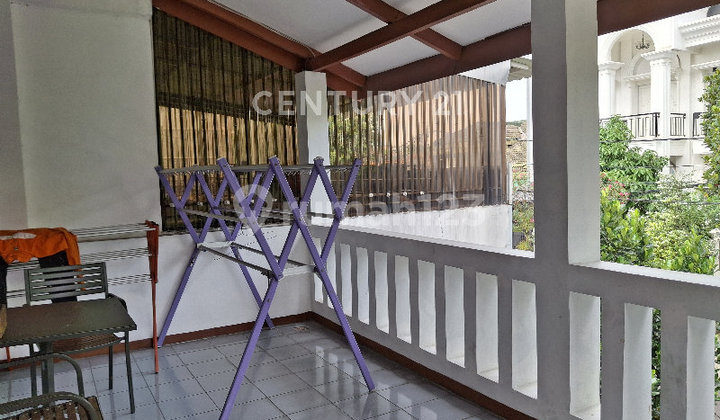 House with 2 Car Road Access, 2 Car Carport, Strategic Location 2