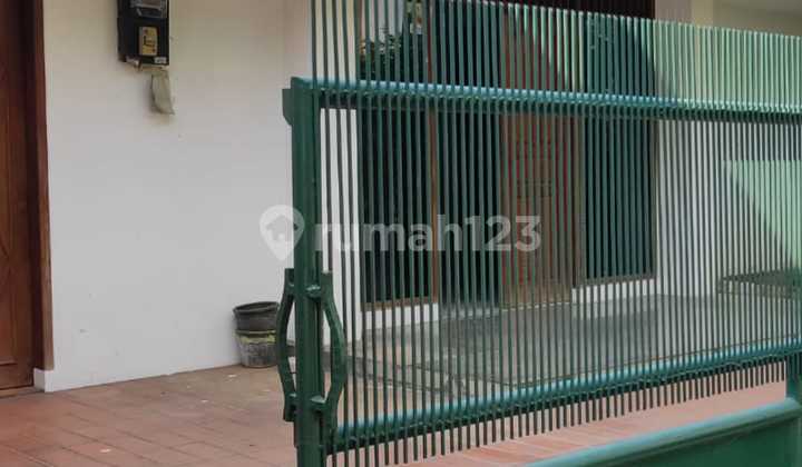 Rumah Siap Huni Lingkungan Bagus Strategis Di Kebayoran Baru