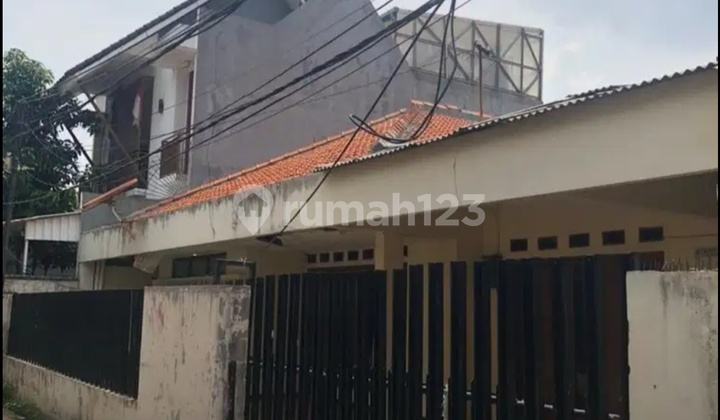 RUMAH LAMA DI RAWAMANGUN HITUNG TANAH SAJA 