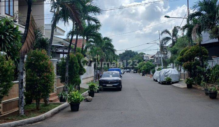 Rumah Mewah Di Pulomas Siap Huni One Gate System  2