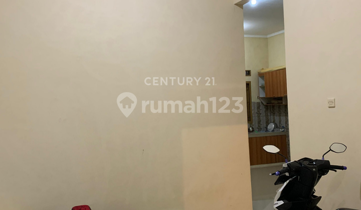 Rumah Lokasi Strategis Dekat Stasiun di Pancoran Mas R2057