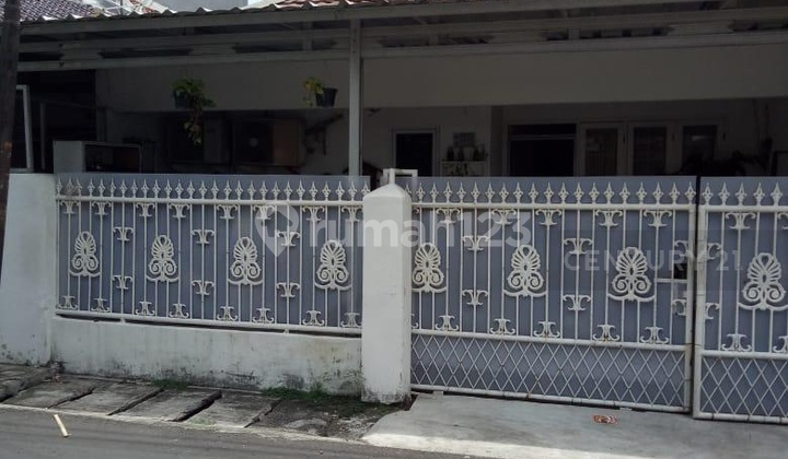 Beautiful 1-Story House Pulogadung Adjacent to Pulo Asem East Jakarta Beautiful 1-Story House Pulogadung Adjacent to Pulo Asem East Jakarta