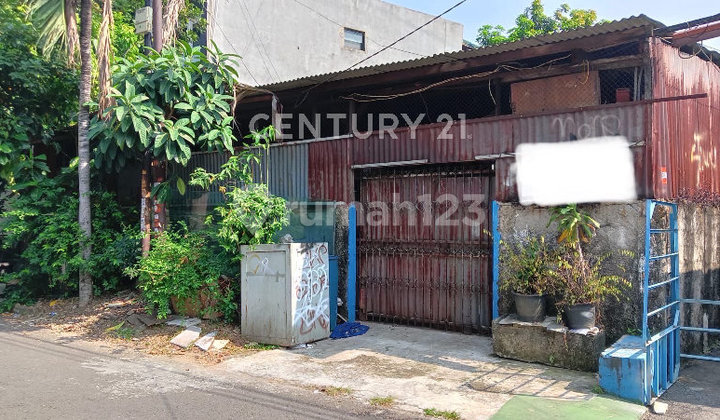 Old House Land Count in Bendungan Hilir, Central Jakarta Old House Land Count in Bendungan Hilir, Central Jakarta