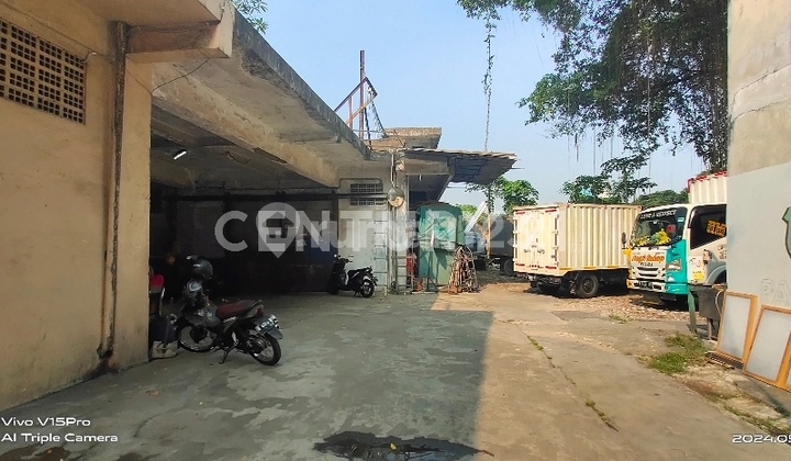 Commercial Space for Sale, Land Area Included, in Palmerah Area, Central Jakarta Commercial Space for Sale, Land Area Included, in Palmerah Area, Central Jakarta
