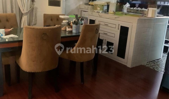 Rumah Rapi Hommy Shm Lokasi Dekat Tol Taman Kota Sekolah di BSD Puspita Loka