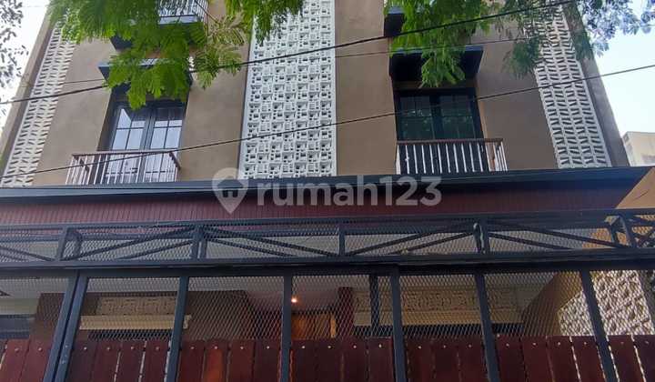 Rumah kost di Setia Budi Jakarta 3,5 Lantai SHM Baru