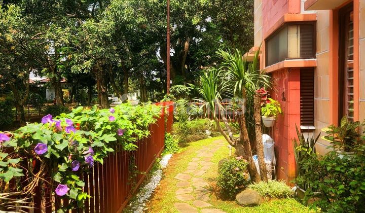 Rumah 3 Lantai SHM hadap Selatan ada kolam renang di Bintaro  2