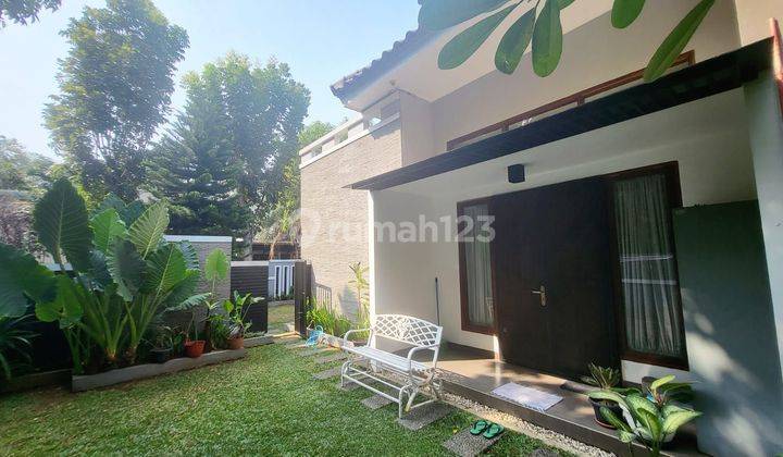 Rumah SHM Bagus hadap Tenggara taman cantik di Kencana loka BSD city  1