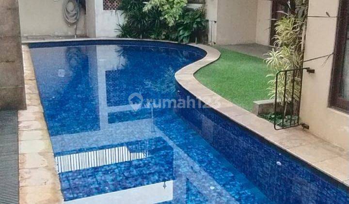 Rumah lokasi strategis asri ada pool SHM Bagus Utara di The Green BSD  1