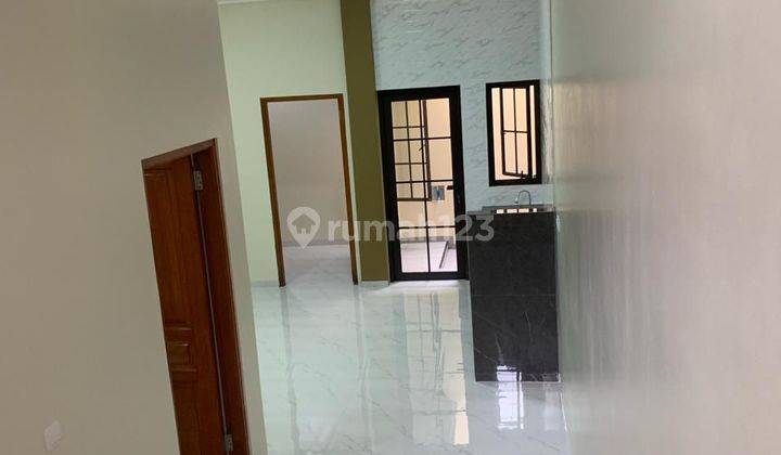 Rumah 2 Lantai SHM Baru Timur di Villa melati mas Serpong  2