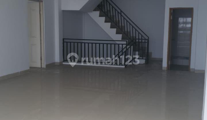 Row of Shophouses by the Provincial Highway, Strategic Location Near BSD and Alam Sutera 2