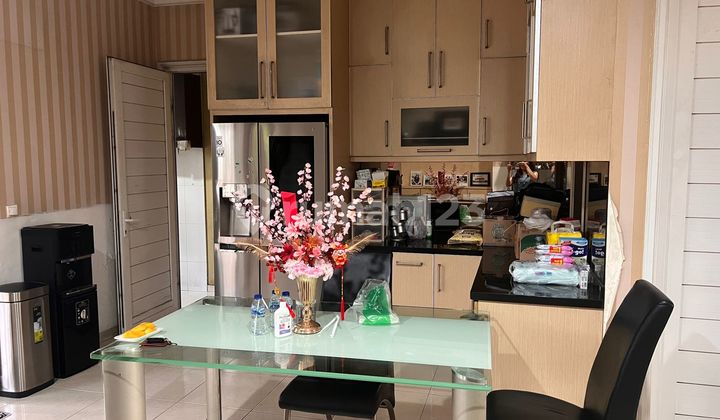 Beautiful Well-Maintained House with SHM, Semi-Furnished, Olivia Cluster, Location Close to Ikea Toll Road and Santa Laurencia in Alam Sutera. 2