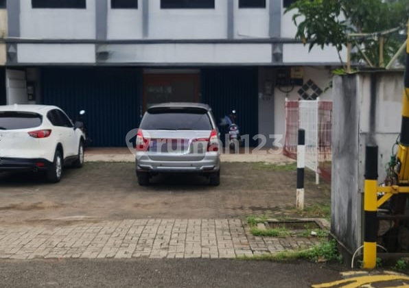 Newly Renovated Ruko in Excellent Condition, Spacious Parking, Strategic Location in Cikokol, Tangerang Newly Renovated Ruko in Excellent Condition, Spacious Parking, Strategic Location in Cikokol, Tangerang