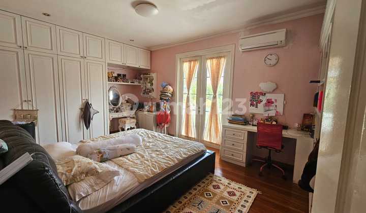 Well-Maintained Luxury House with SHM in a Strategic Location at Alam Sutera