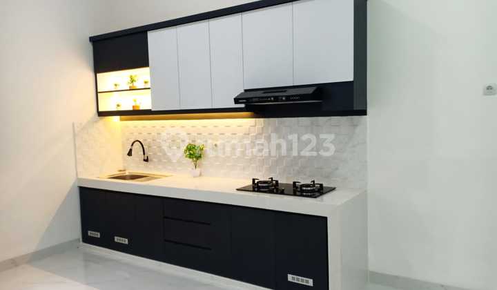 Rumah Baru SHM Taman Depan Belakang Lokasi Bagus Akses Mudah di Bsd Kencana Loka 2