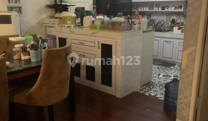 Rumah Rapi Hommy Shm Lokasi Dekat Tol Taman Kota Sekolah di BSD Puspita Loka 2