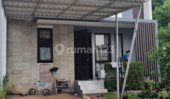 Rumah Hoek Ada Taman Samping Jalan 2 Mobil di BSD 2