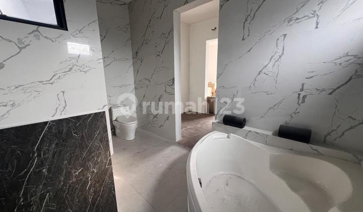 Rumah Jual Cepat Renovasi Harga Menarik Akses Mudah di Alam Sutera 2