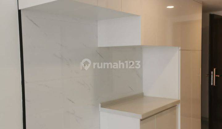 Apartement Sky House 3 BR Semi Furnished