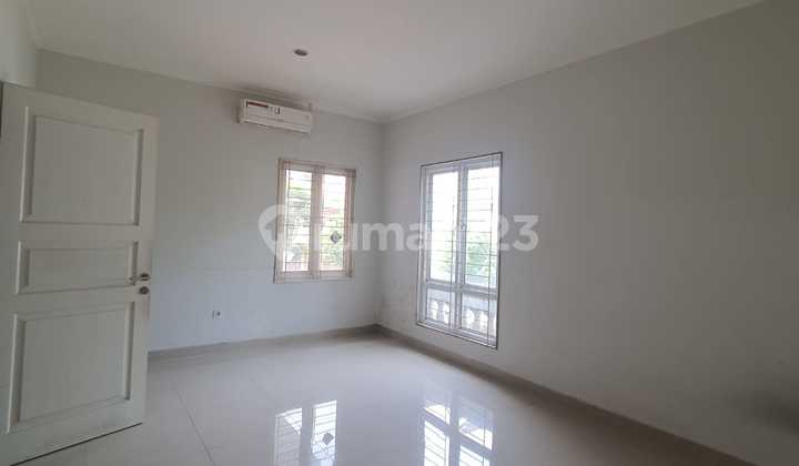 For Rent!! Neat House in Omaha Village Gading Serpong