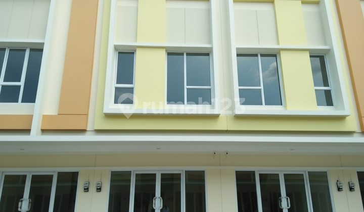 DISEWAKAN Minimal 2 Tahun Ruko Pisa Grande Gading Serpong, Tangerang