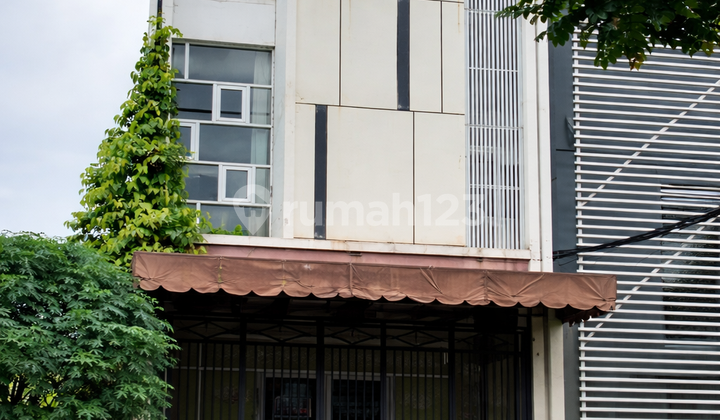 For Sale: 3.5-Story Shophouse in Lippo Karawaci Business Area