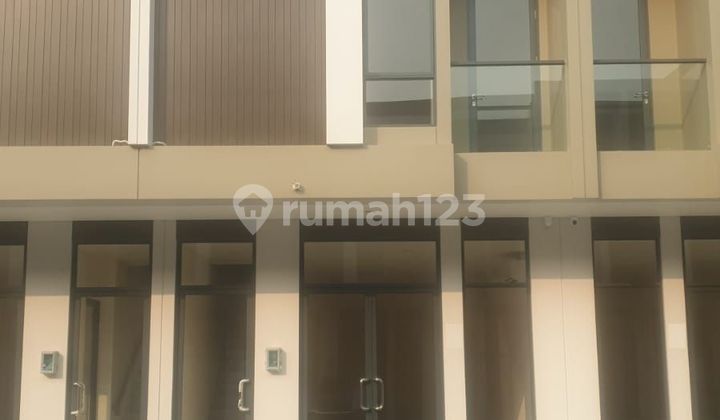 Verona Junction 2-Story Shophouse in Gading Serpong, Tangerang Verona Junction 2-Story Shophouse in Gading Serpong, Tangerang