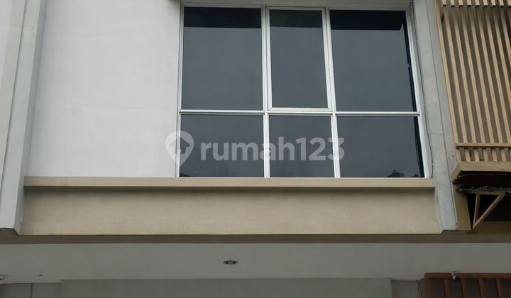 Ruko, 3 Lantai, di Gading Serpong