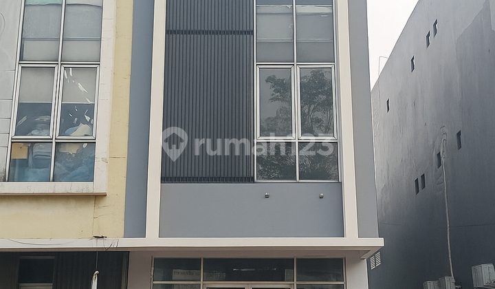 Ruko Glaze Gading Serpong, Tangerang