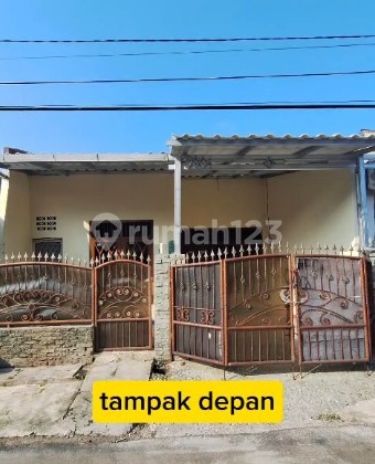 Rumah 2 Lantai Perumnas 3 di Karawaci