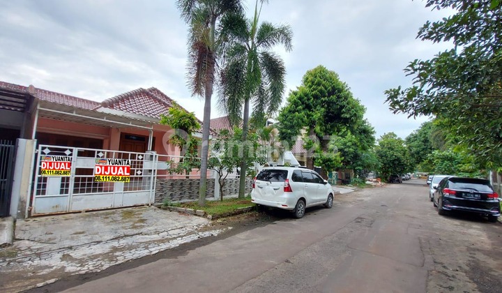 di Jl Kelapa Sawit 15, Tangerang 1