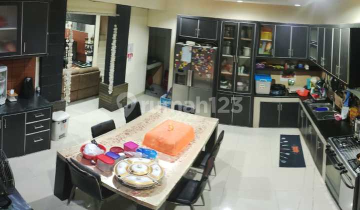 Ready-to-Live House Fully Furnished Premier Park 1 Modernland Tangerang 2