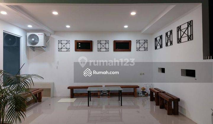 Dijual Rumah Hook Wilayah Komersil Dan Strategis Di Villa Melati Mas 1