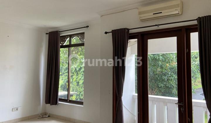 di Sewakan Rumah 2 Lantai Bagus di Cluster Banyan Ville The Green Bsd Tangerang Selatan, Tangerang