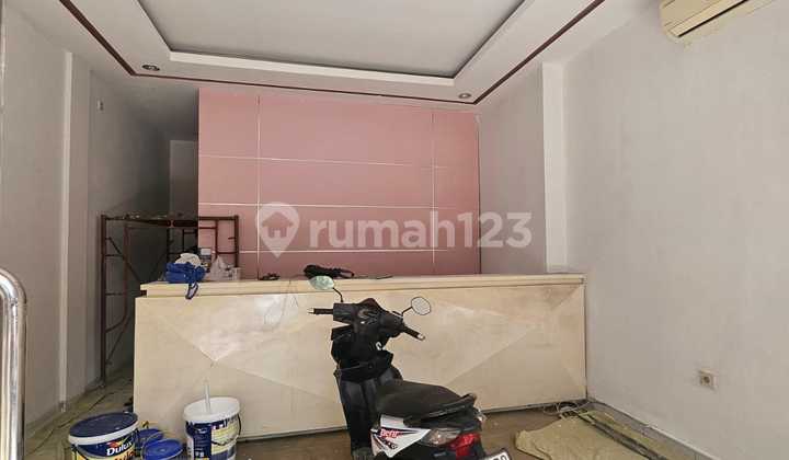 3-Story Shophouse Ready to Occupy Modernland Tangerang