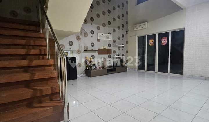 Rumah 2 Lantai Siap Huni di Cluster Madrid Modernland Tangerang