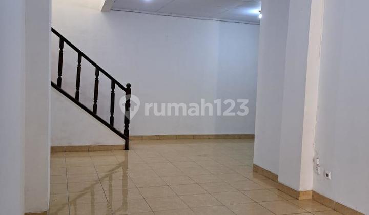 Nice 2-Story Rental House in Sector 7A/B-Gading Serpong, Tangerang Nice 2-Story Rental House in Sector 7A/B-Gading Serpong, Tangerang