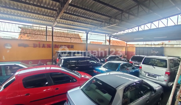Rumah Usaha Showroom mobil di Jalan Gajah Raya Tengah kota  7