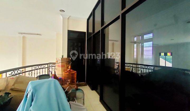 Rumah Usaha Showroom mobil di Jalan Gajah Raya Tengah kota  8