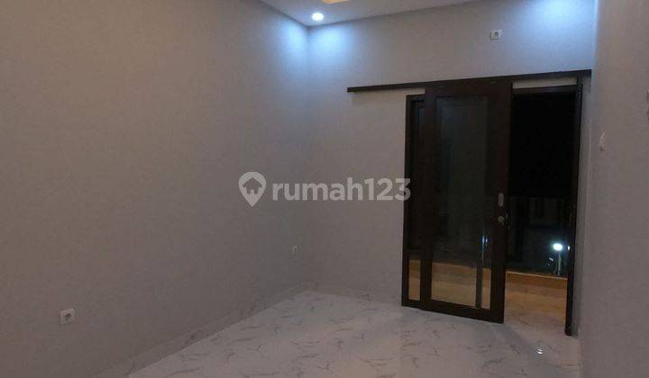 Rumah Baru Spek Mewah 2 Lantai Dekat Jalan Raya Kedungmundu  2