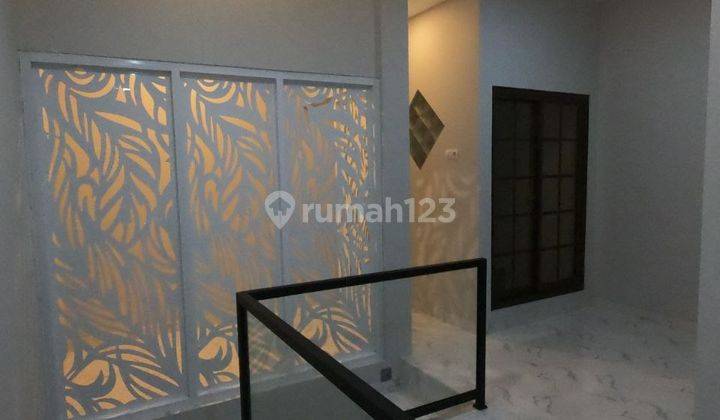 Rumah Baru Spek Mewah 2 Lantai Dekat Jalan Raya Kedungmundu  9