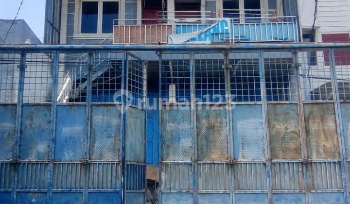 For Sale Auction Cheap Attached Shophouses at Jembatan 5 Tambora, West Jakarta 2