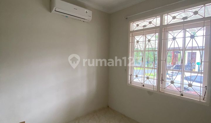 Rumah Sudut Sewa di Lembah yang Indah