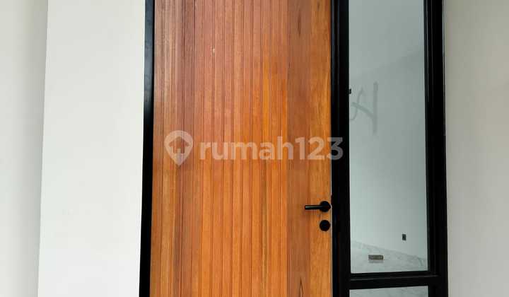 Rumah Berjendela Pemandangan Sangat Indah 2