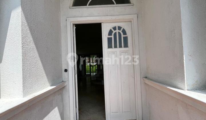 House with a Very Large Yard, Free Design Renovation