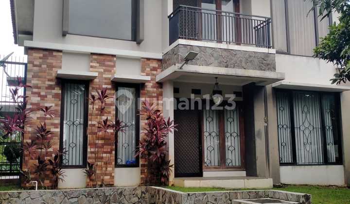 Rumah Argenia Belakang Sport Club 1