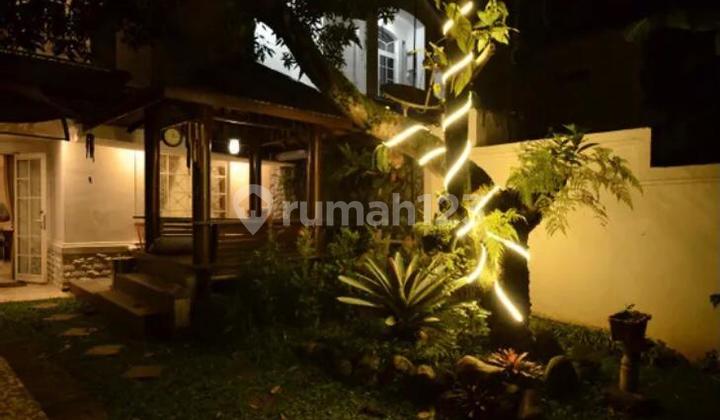 Rumah Mountain Town House Depan Taman Budaya