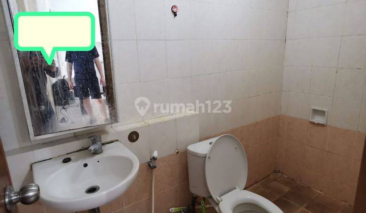 kamar mandi apartemen mediterania gajah mada, 2br,